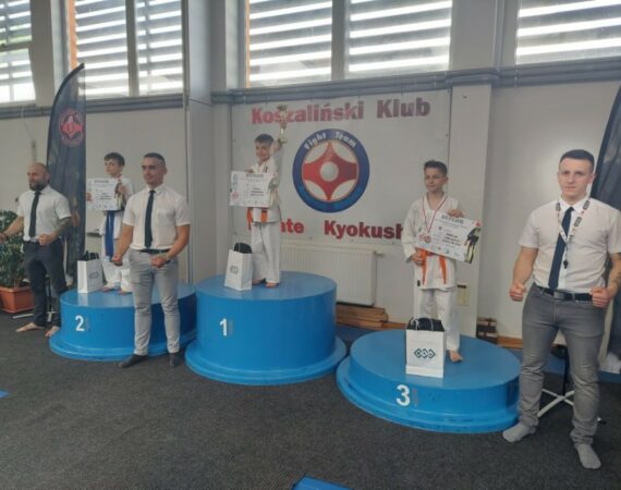 dziewiec medali karatekow w wojewodzkiej olimpiadzie mlodziezy 1