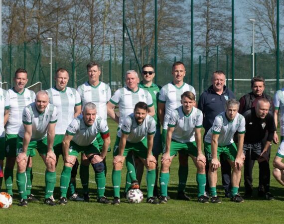 oldboje stowarzyszenia victoria sianow przed meczem z oldbojami bruskowa wielkiego 2