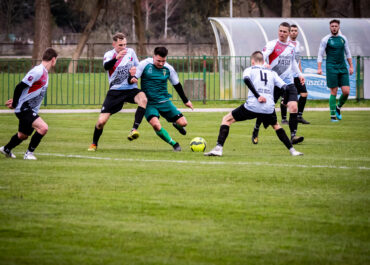 Mecz Victoria Sianow Slawa Slawno w Sianowie foto Marek Kamiński