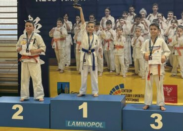 Świetny start karateków w Mistrzostwach Pomorza. Zdobyli 16 medali 7