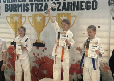 Medale karateków w Turnieju Karate Kyokushin Czarne 1