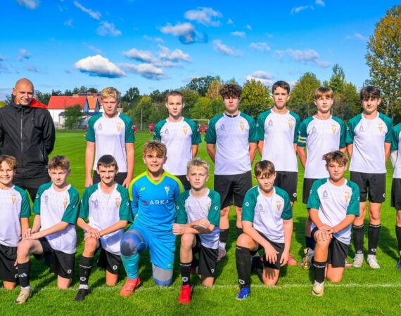 Trampkarze przed meczem ze Zrywem Kretomino w Sianowie