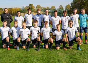 Victoria II KS SKIBNO przed meczem z Wrzosem Wrześnica w Skibnie