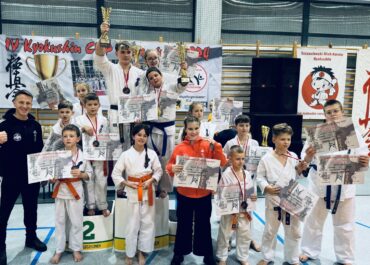 17 medali medali karateków w IV Kyokushin Cup