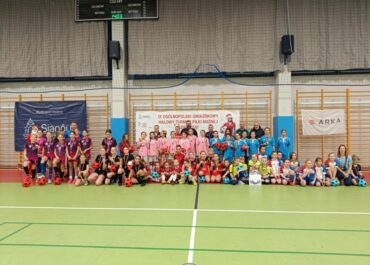 IX Ogólnopolski Gwiazdkowy Halowy Turnieju Piłki Nożnej Dziewcząt 16