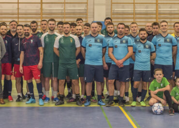 Uczestnicy 18. Halowego Turnieju Piłkarskiego Seniorów im. F. Pietraszkiewicza...