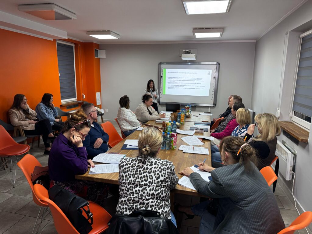 Messenger creation 802A1CCB DBC8 4C15 9A61 A01E4EDB395F