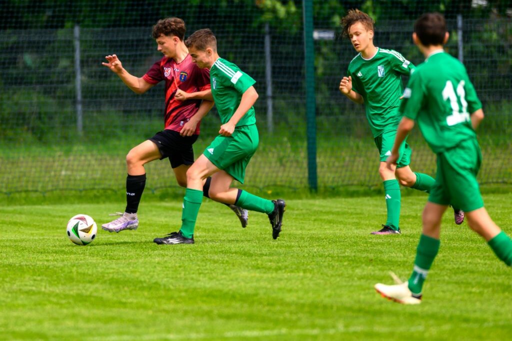 Victorii Sianów z meczu ze Spartą Gryfice w Sianowie 8