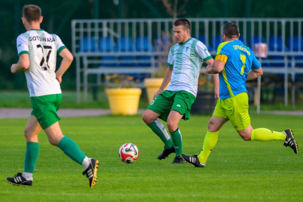 Stowarzyszenia Victoria Sianów ze Zrywem Kretomino 12