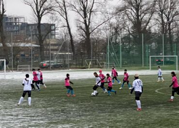 Mecz AP Kotwica Kołobrzeg UKS Victoria SP 2 Sianów U 13 w Kołobrzegu