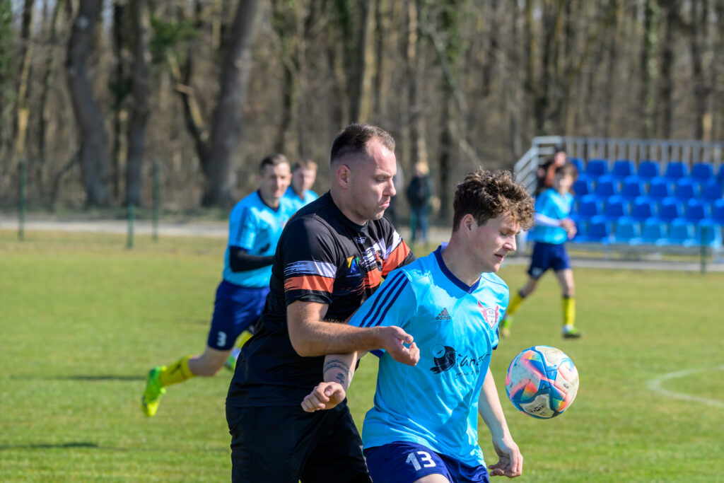 KS SKIBNO ze Strongiem Zielenica 11