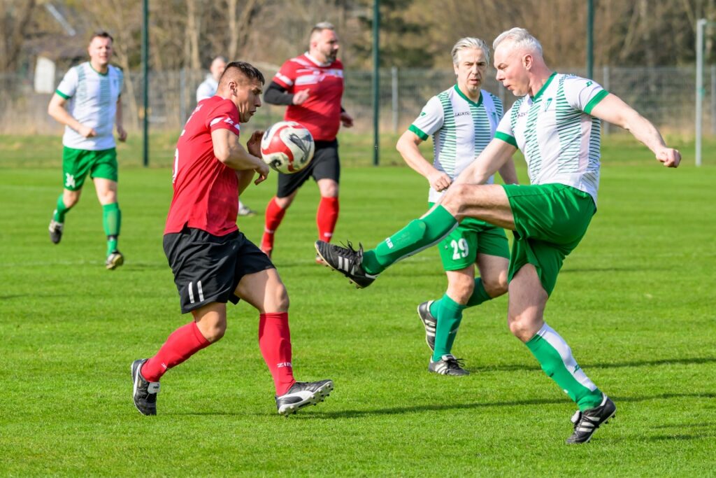 mecz Oldbojów Stowarzyszenia Victoria Sianów z meczu z TKKF Strażak Koszalin 13