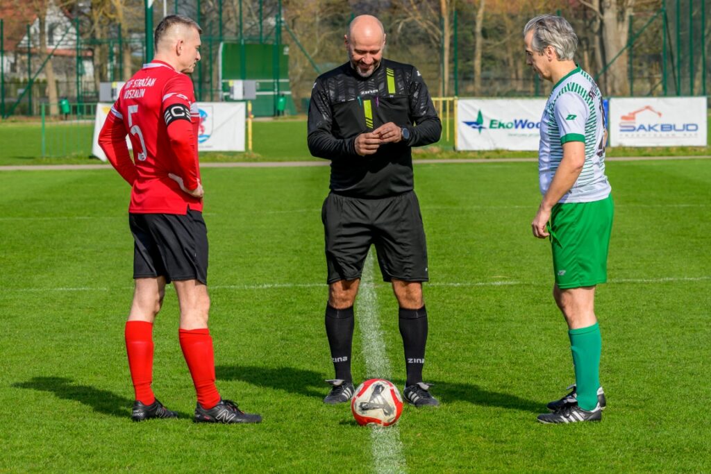 mecz Oldbojów Stowarzyszenia Victoria Sianów z meczu z TKKF Strażak Koszalin 14