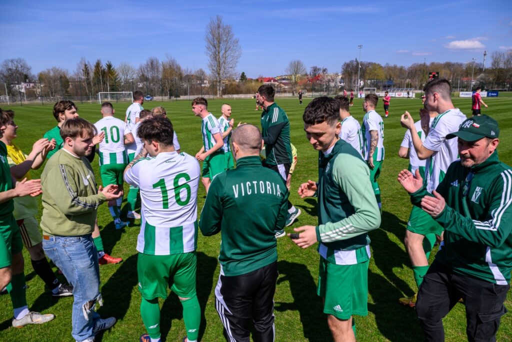 mecz seniorów Victorii z Iskrą Białogard 1