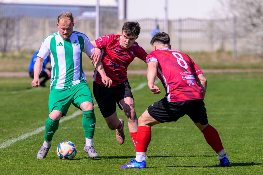 mecz seniorów Victorii z Iskrą Białogard 10