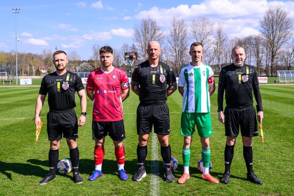 mecz seniorów Victorii z Iskrą Białogard 4