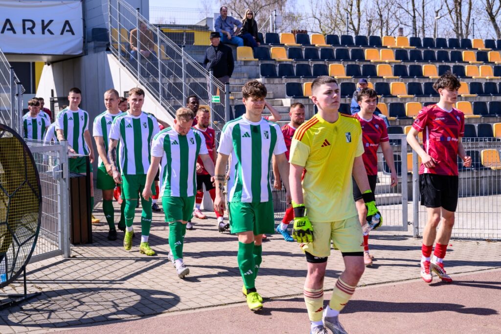 mecz seniorów Victorii z Iskrą Białogard 6