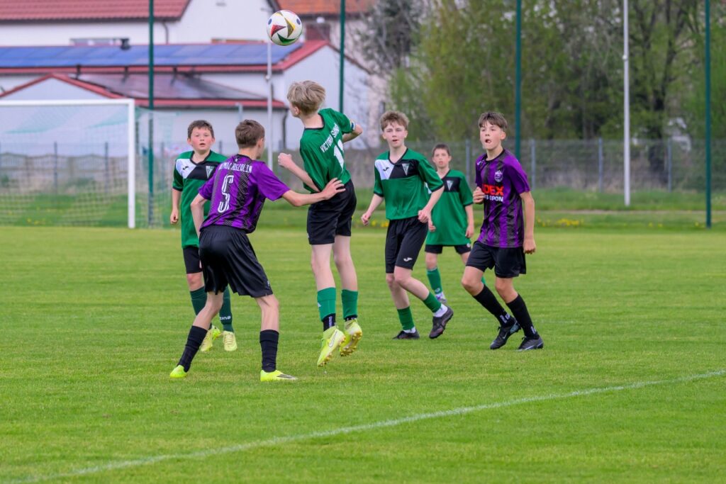 zdjęcia z meczu trampkarzy Victorii Sianów z trampkarzami Rozwoju Koszalin 6