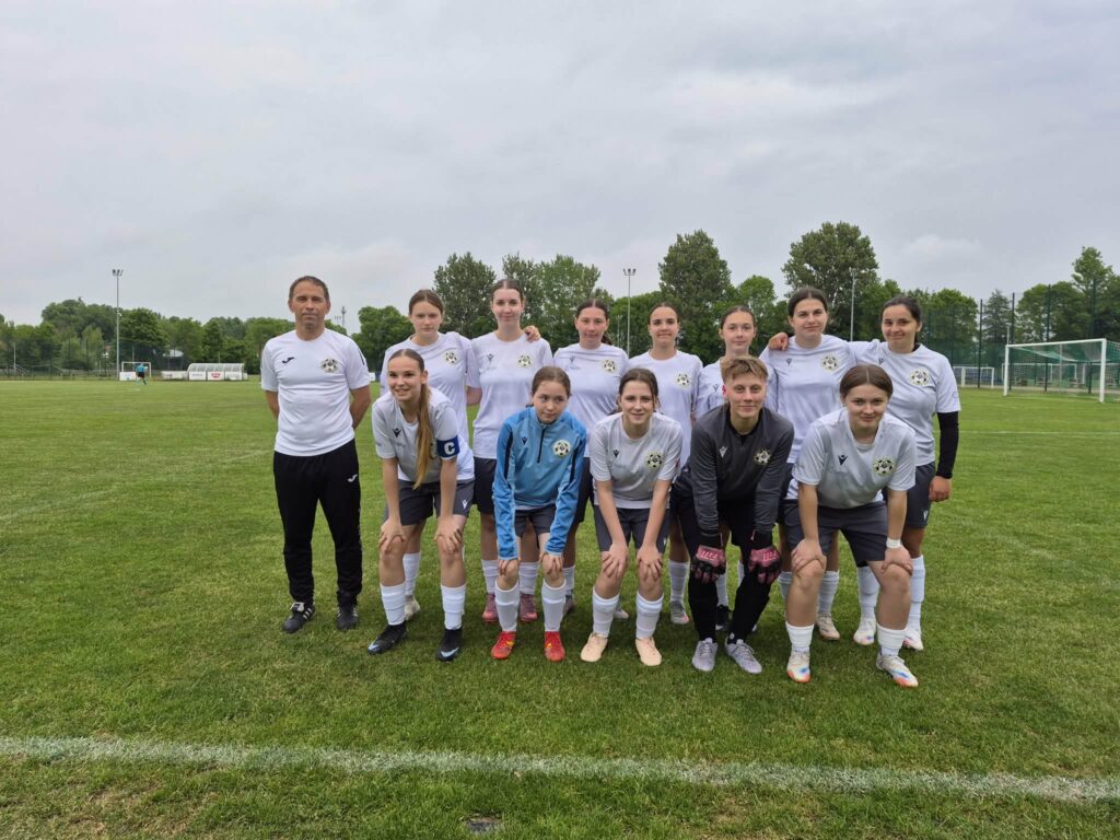 UKS Victoria SP 2 Sianów z UKS Energetyk Junior Gryfino w Sianowie 2