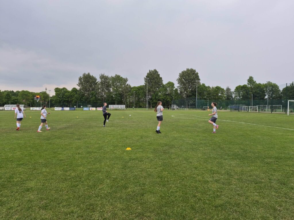 UKS Victoria SP 2 Sianów z UKS Energetyk Junior Gryfino w Sianowie 5