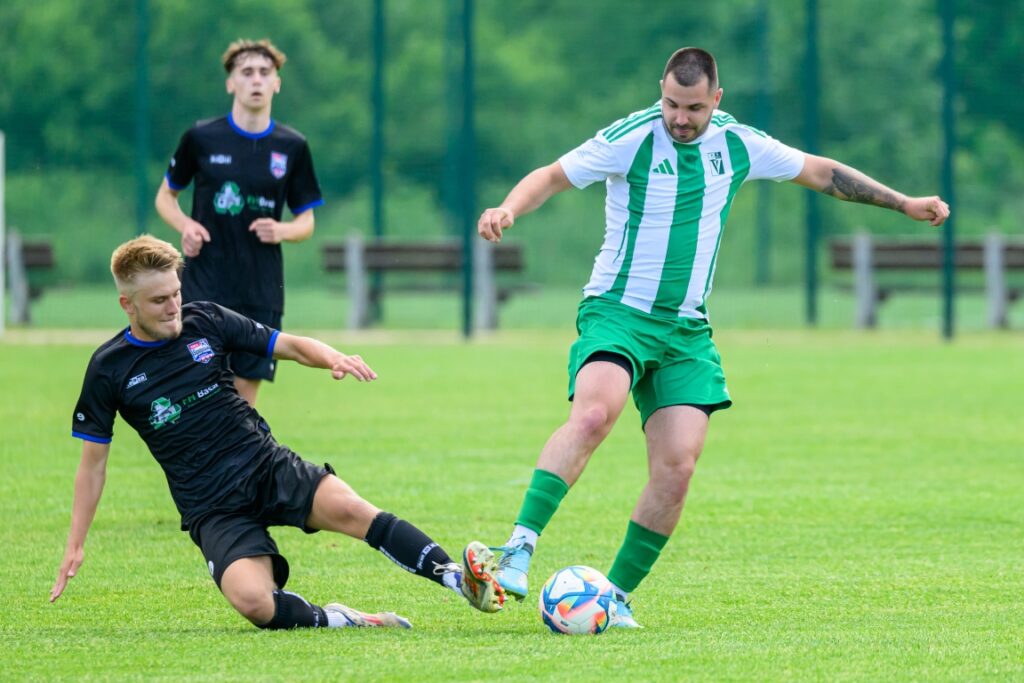 mecz seniorów ze Spójnią Świdwin 2