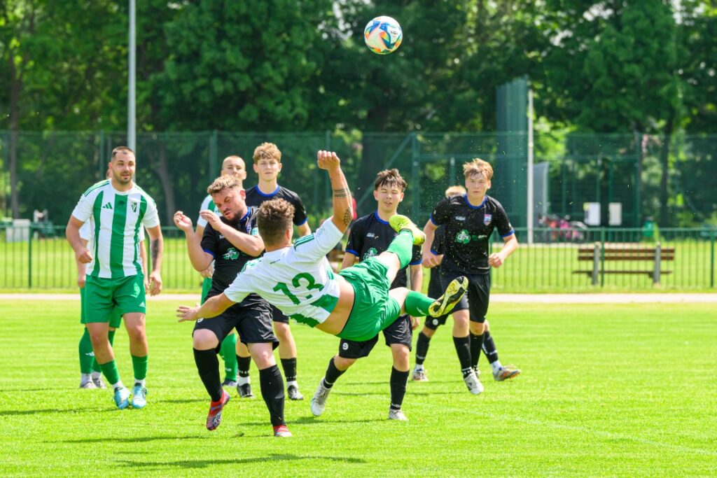 mecz seniorów ze Spójnią Świdwin 4