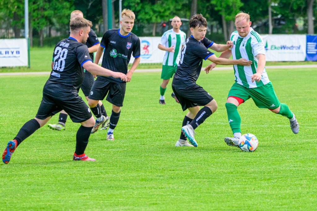mecz seniorów ze Spójnią Świdwin 5