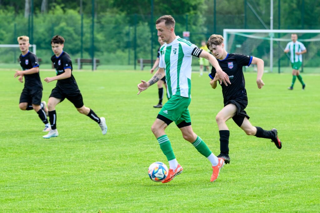 mecz seniorów ze Spójnią Świdwin 8
