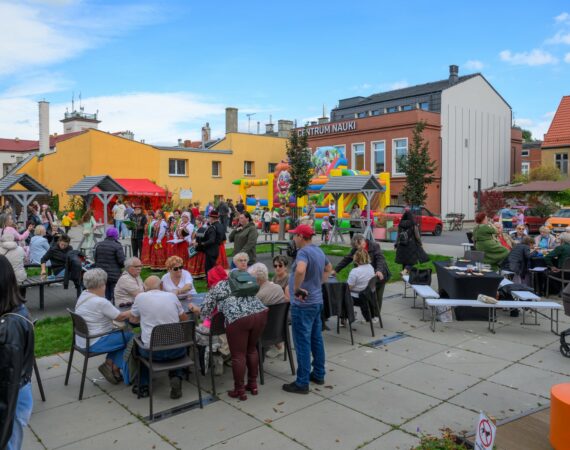 DZIEŃ ZIEMNIAKA NA OSIEDLU NR 1 78