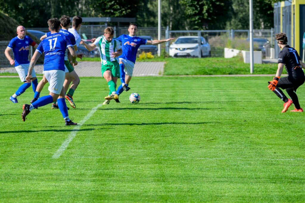 Victorii Sianów z Pogonią Połczyn Zdrój 13