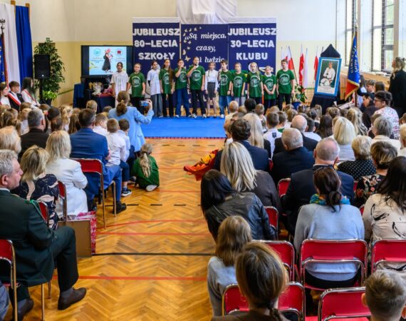 80 lat Szkoły Podstawowej im. Larysy Ewy Krause w Dąbrowie i 30 lat UKS Tori Dąbrowa! 18