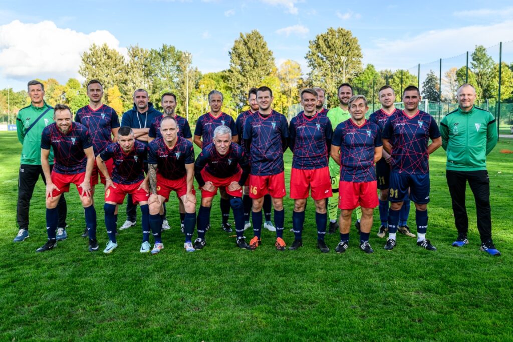 Stowarzyszenia Victoria Sianów z oldbojami Sparty Gryfice w Sianowie 1