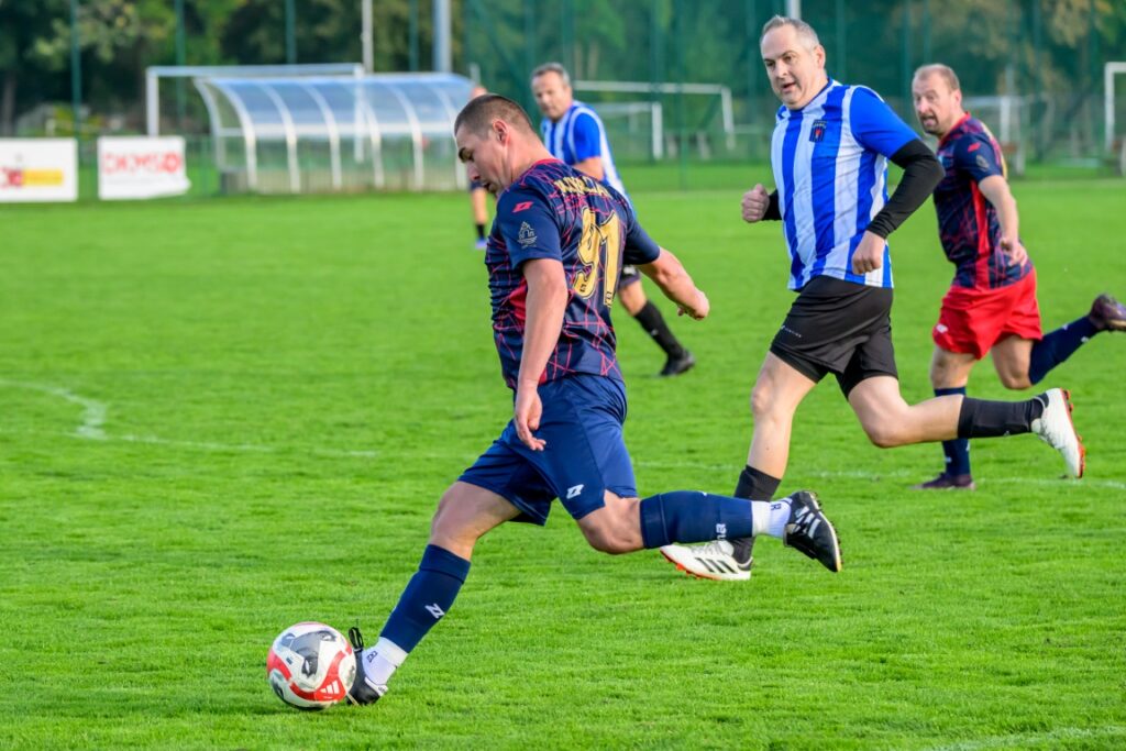 Stowarzyszenia Victoria Sianów z oldbojami Sparty Gryfice w Sianowie 10
