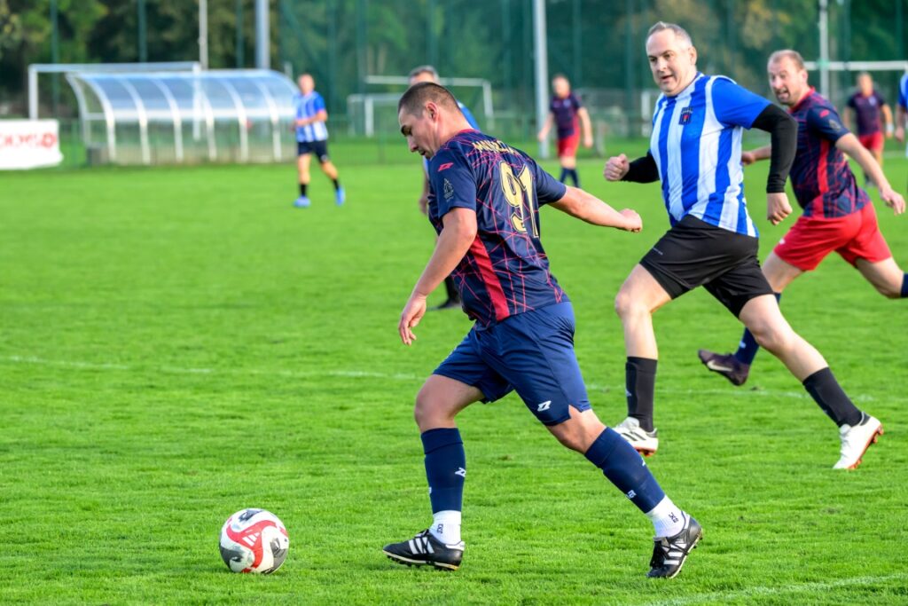 Stowarzyszenia Victoria Sianów z oldbojami Sparty Gryfice w Sianowie 11