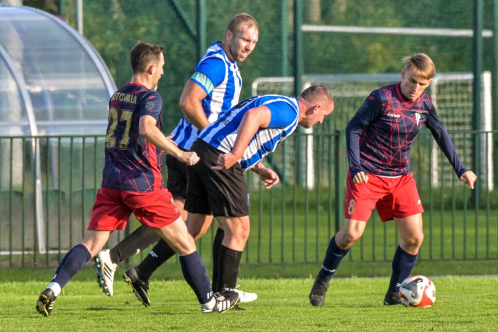 Stowarzyszenia Victoria Sianów z oldbojami Sparty Gryfice w Sianowie 16