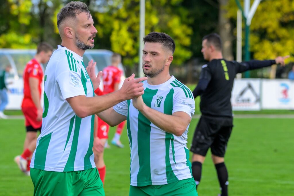 Victoria Sianów Gwardia II Koszalin w Sianowie 18