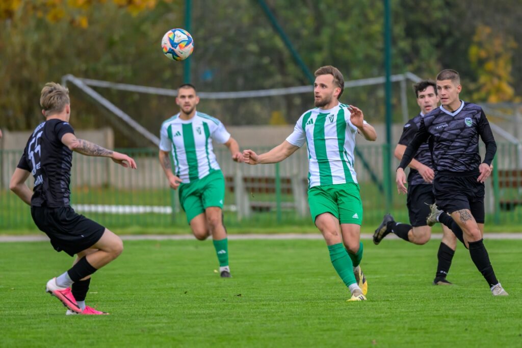 Victoria Sianów z Zawiszą Grzmiąca w Sianowie 13