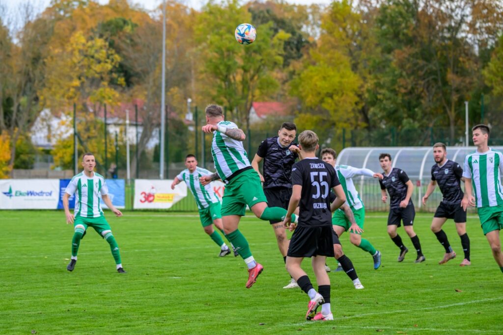 Victoria Sianów z Zawiszą Grzmiąca w Sianowie 14
