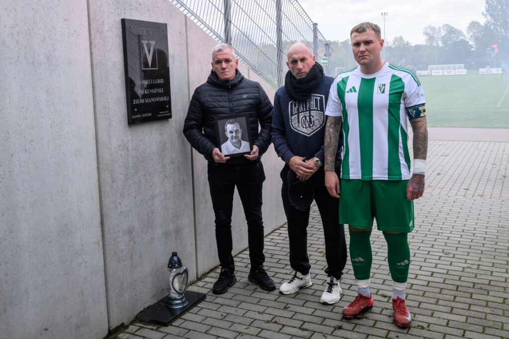 Victoria Sianów z Zawiszą Grzmiąca w Sianowie 6