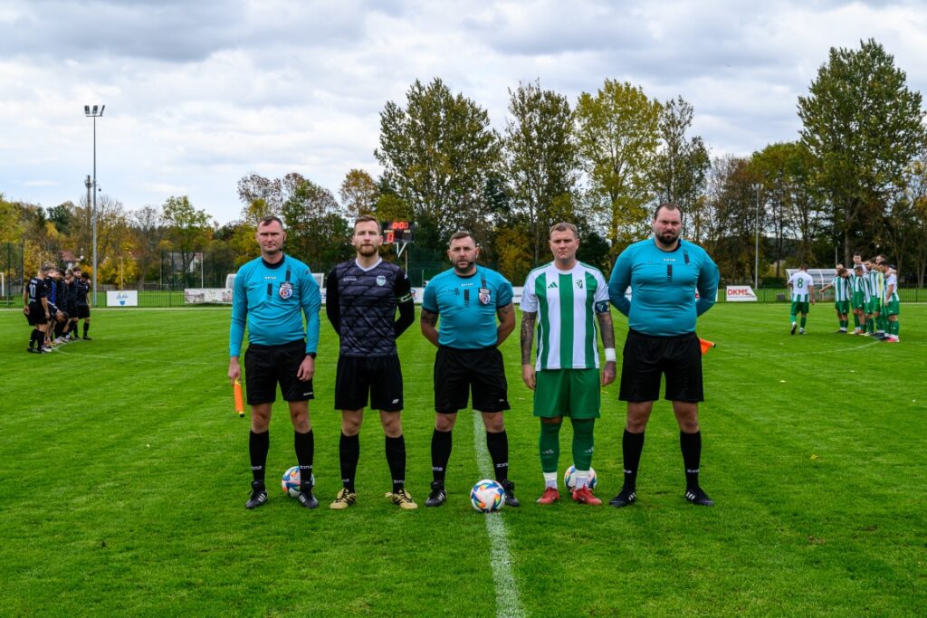 Victoria Sianów z Zawiszą Grzmiąca w Sianowie 7