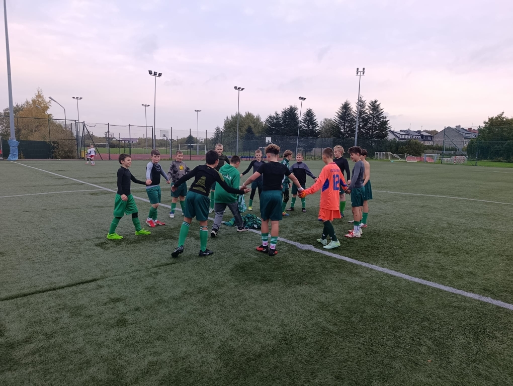 Victorii Sianów z młodzikami AP Junior Darłowo 3